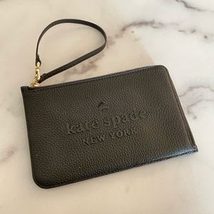 KATE SPADE Black Sienne Logo Medium Wristlet